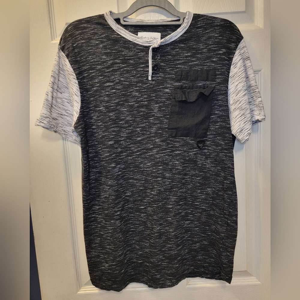 Modern Culture Men's Shirt Black & White Size L